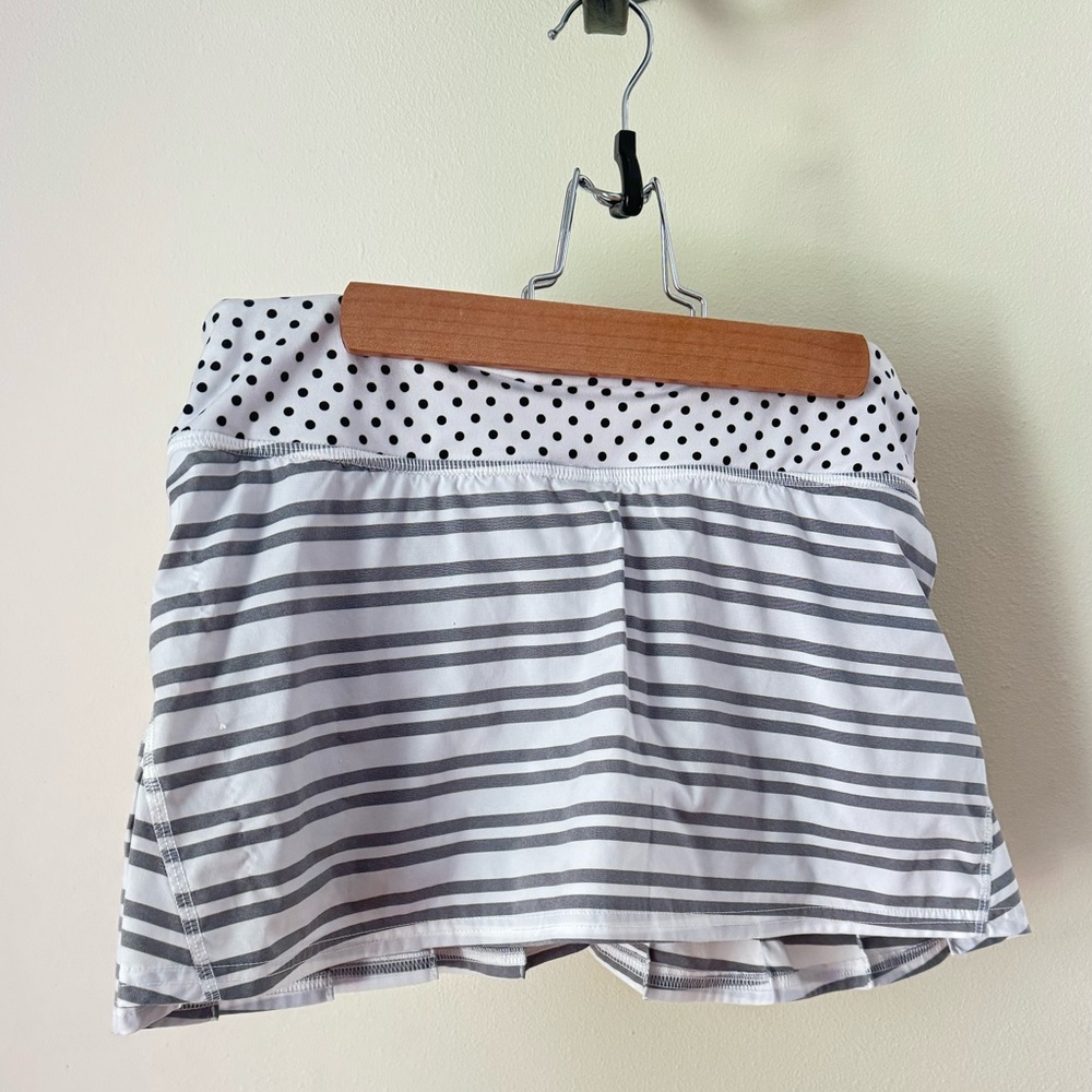 Lulu lemon size 4 skort